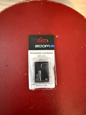 Zoom BT-02 Rechargeable Li-ion Battery Pack in Black